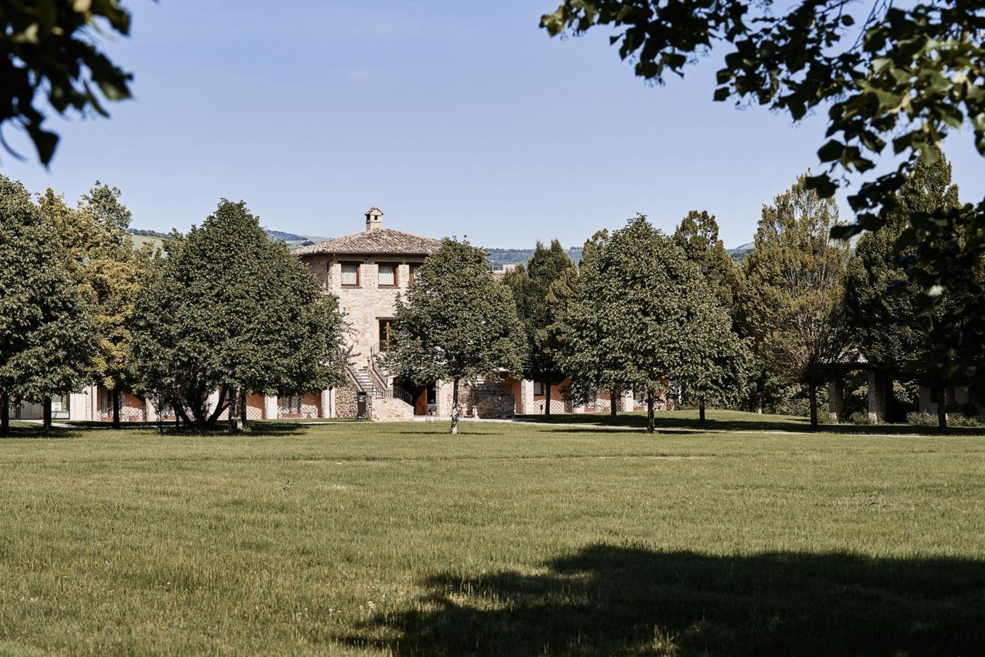 Hotel Borgo Lanciano à Castelraimondo Extérieur photo