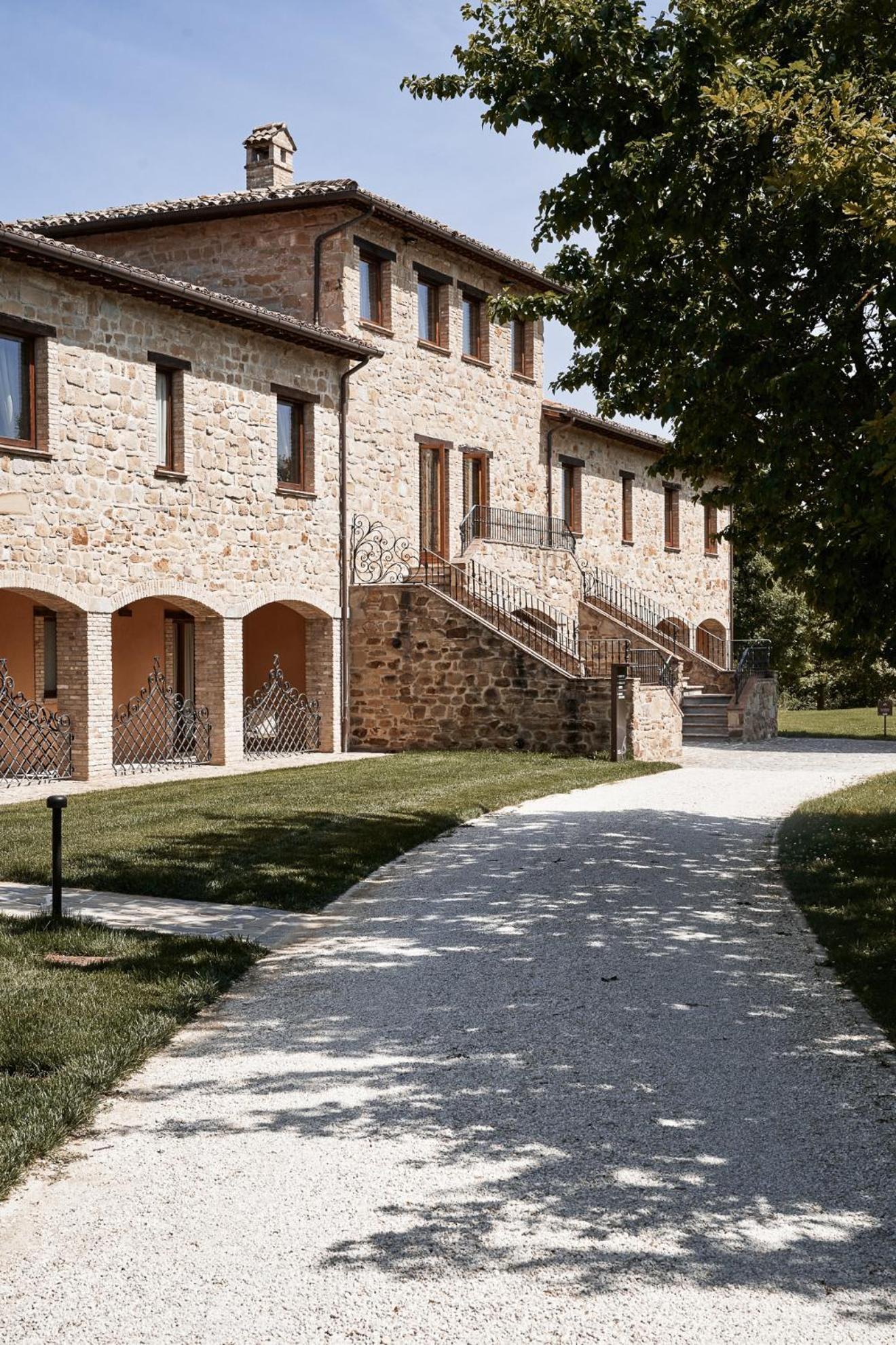 Hotel Borgo Lanciano à Castelraimondo Extérieur photo